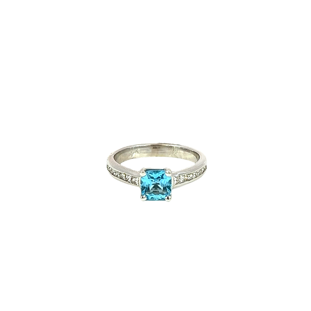 14K White Gold Diamond and Topaz Fashion Ring