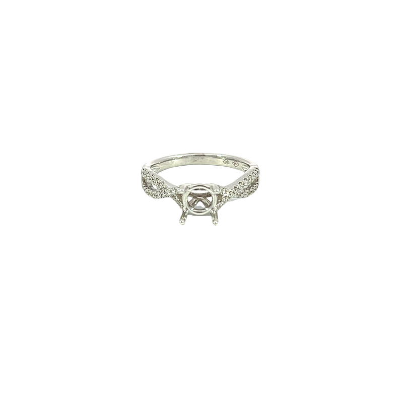 18K White Gold Diamond Engagement Ring