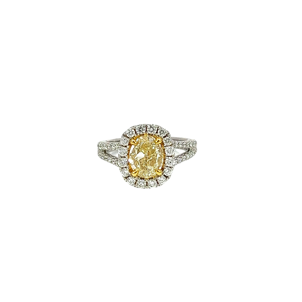 18K White Gold Diamond Engagement Ring