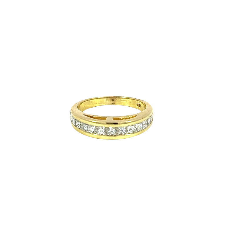18K Yellow Gold Diamond Band