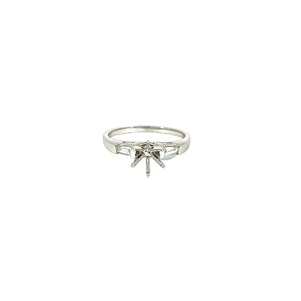 18K White Gold Diamond Engagement Ring